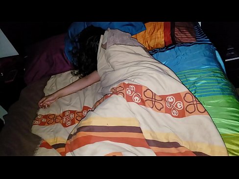 ❤️ Stepson jgħajjar lill-mara żagħżugħa tiegħu waqt li torqod. ☑ Vidjow porn fil-porn mt.pornoxlxx.ru ️❤